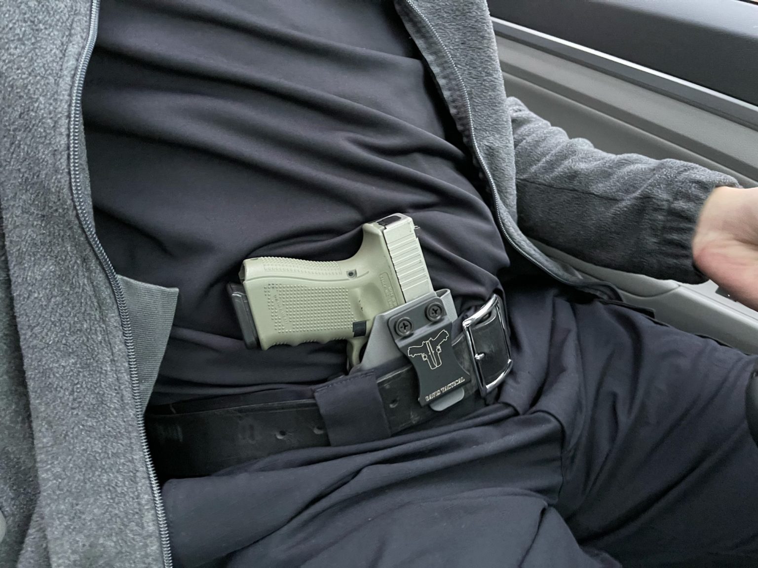 Are You Nervous About Appendix Carry? How To Safely Appendix Carry